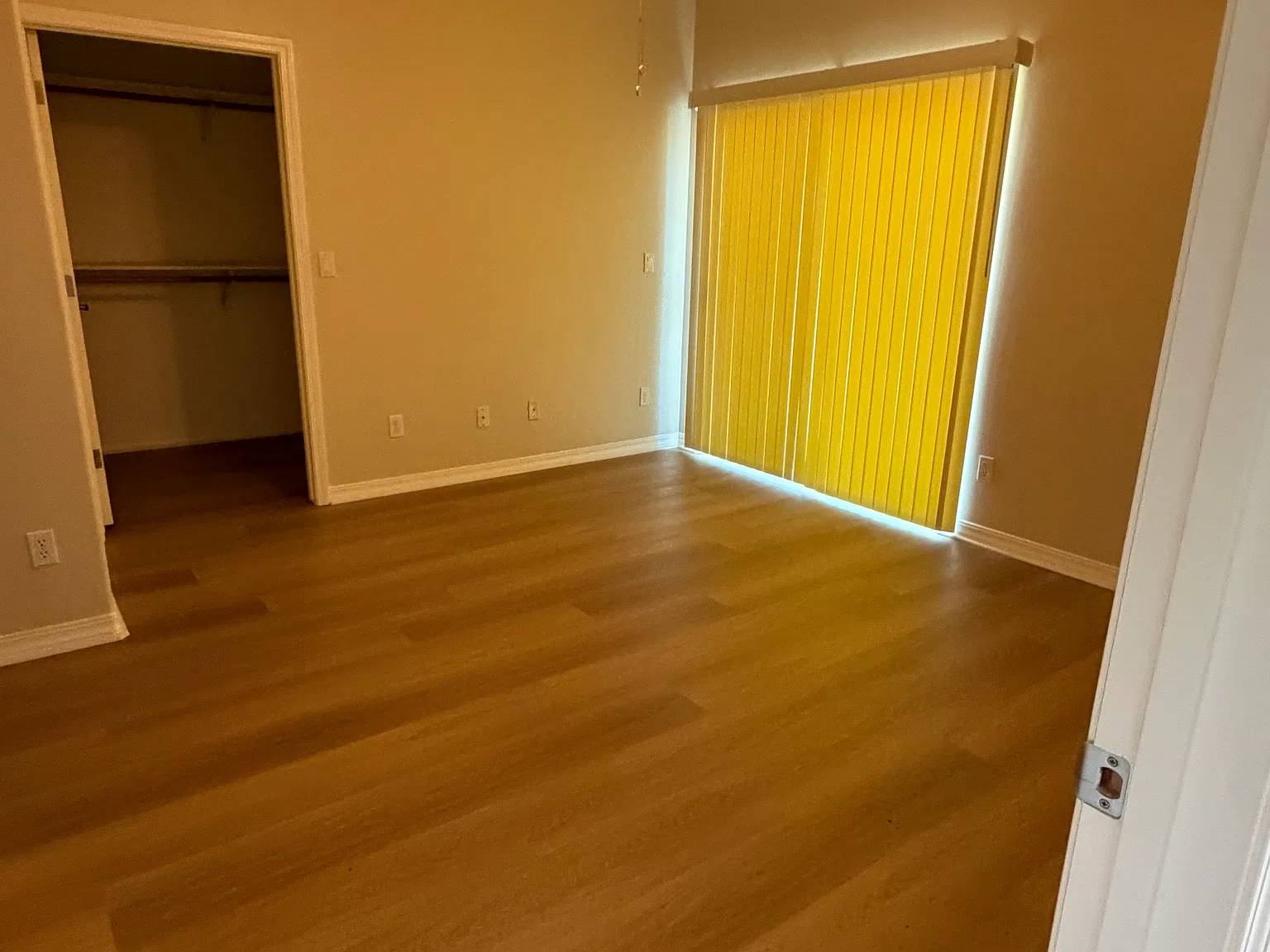 2 bed, 909 sqft, $2,700 — Photo 3