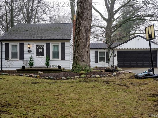 14576 Bainbridge St, Livonia, MI 48154