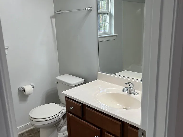 1701 Old Williamsburg Rd — Photo 7