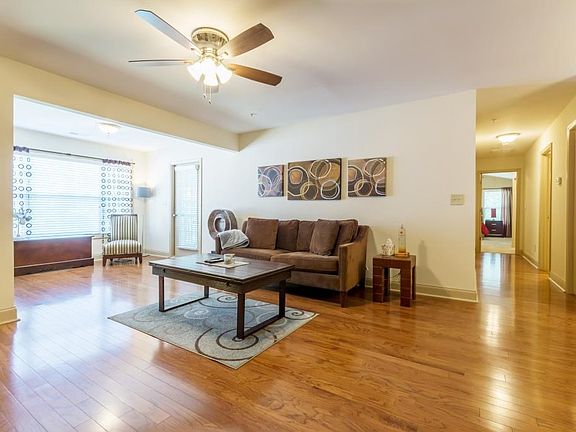 3rd image of 1103 Madison Ln SE #1103