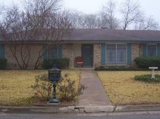 908 W Denison Dr, Robinson, TX 76706