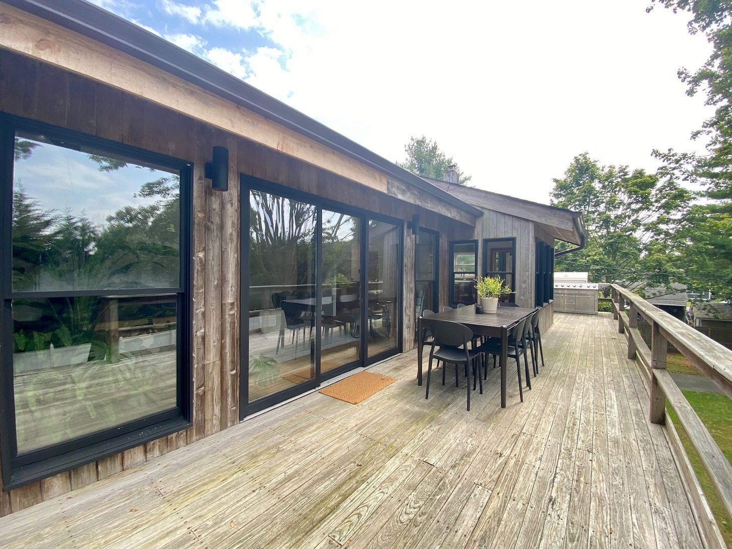 2nd Level Deck & Grill