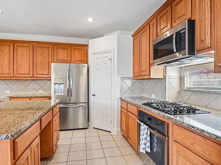 6006 Shadywood Ln — Photo 15