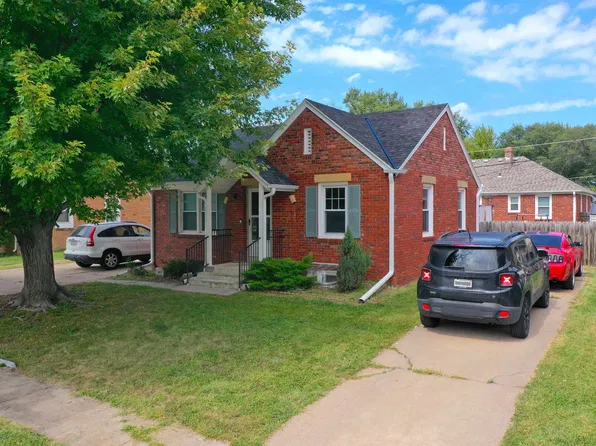 205 Ringland Rd, Hastings, NE 68901