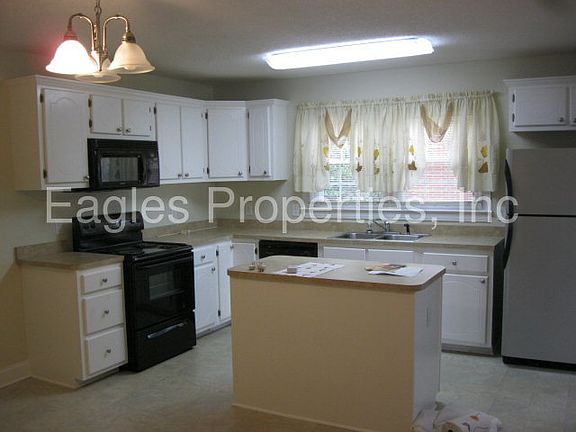 4th image of 3936 E Ash St