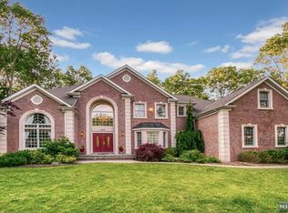 468 Devonshire Dr, Franklin Lakes, NJ 07417