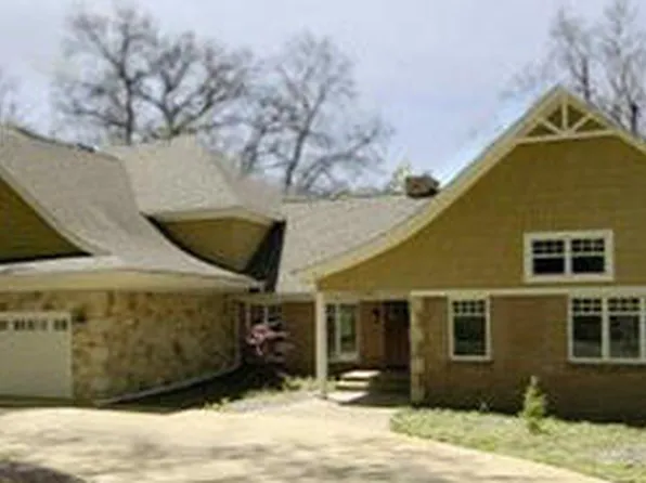 4150 Lakeside Dr, Kalamazoo, MI 49008