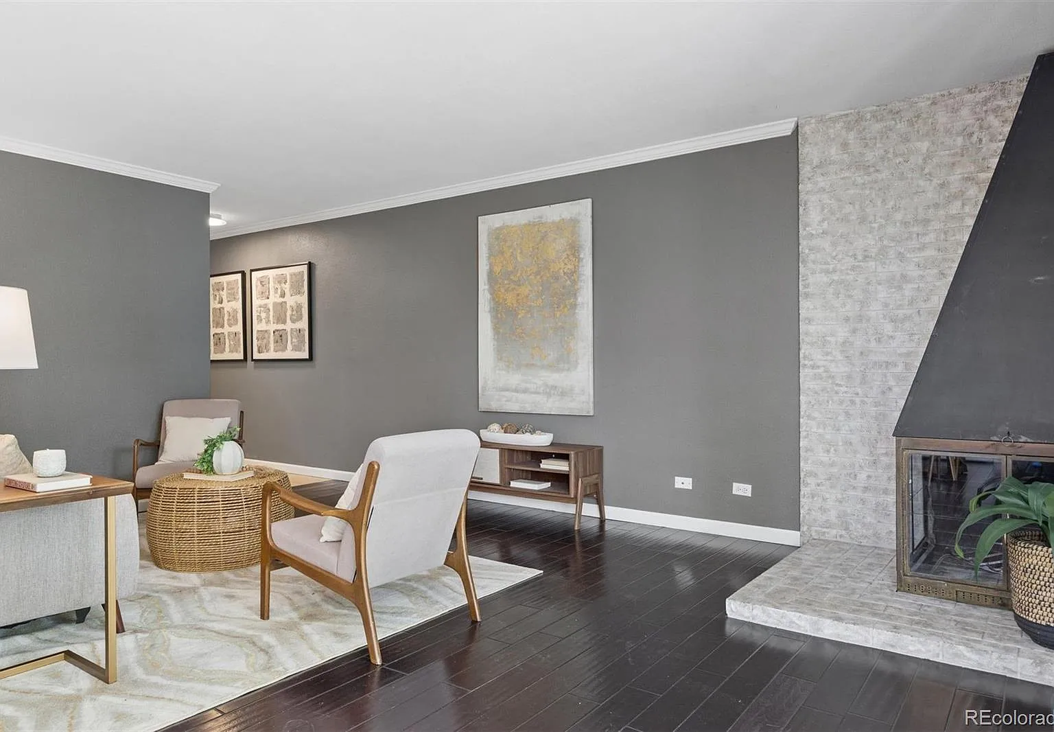 2 bed, 2.0 bath, 918 sqft, $2,395 — Photo 3