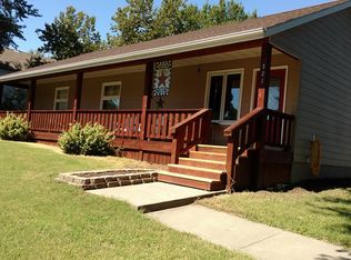 321 Frederick St, Clay Center, KS 67432