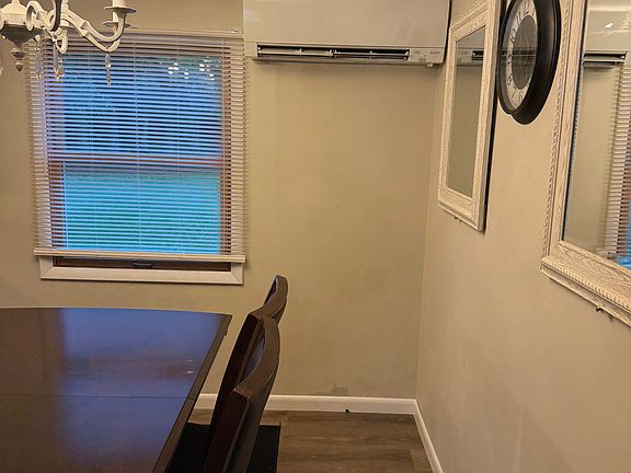 5th image of 9 Applewood Ln