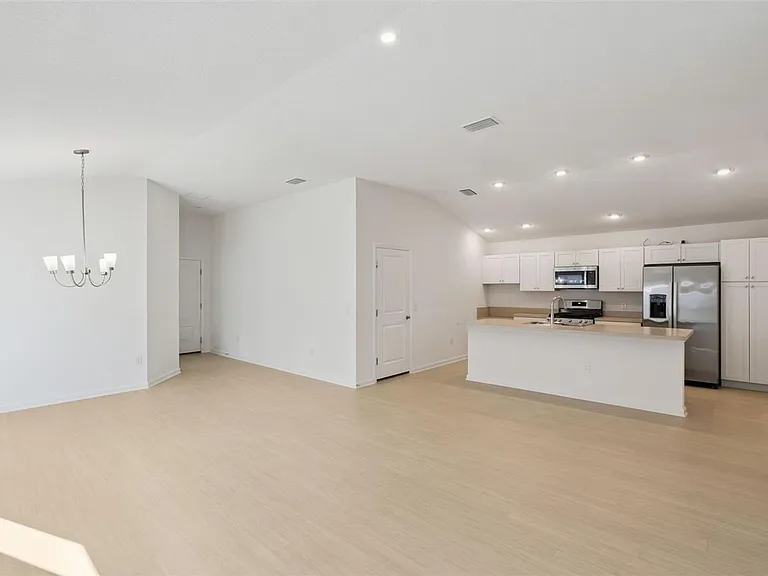 17548 Kuenher Ct — Photo 3