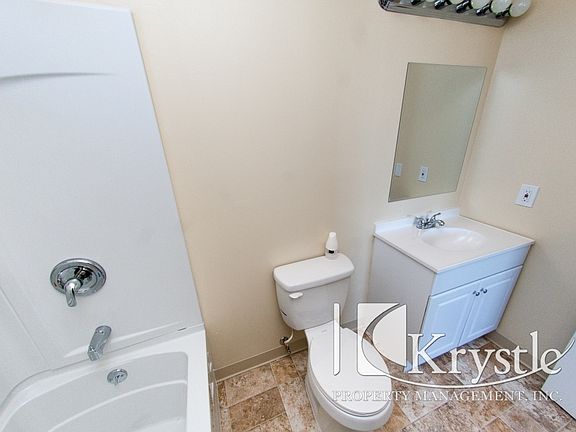 4th image of 424 Coughlan St #B