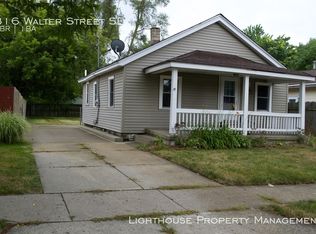316 Walter St SE, Wyoming, MI 49548