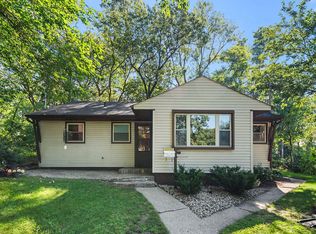 6909 Lindberg Ave, Hammond, IN 46323