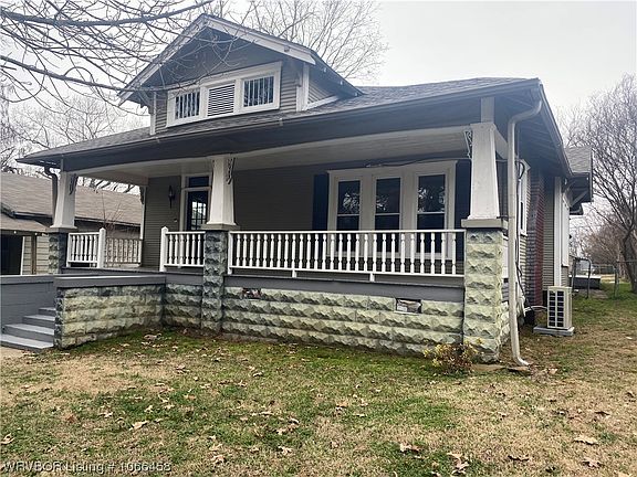 4th image of 1618 Cedar St