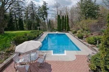 2nd image of 53 Glenbourne Park Dr