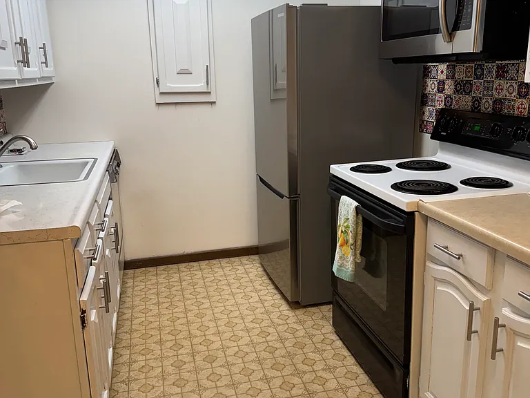 2690 Oxford St N #248 — Photo 1