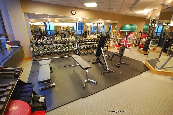 Rented by Luxury Habitat | media 9