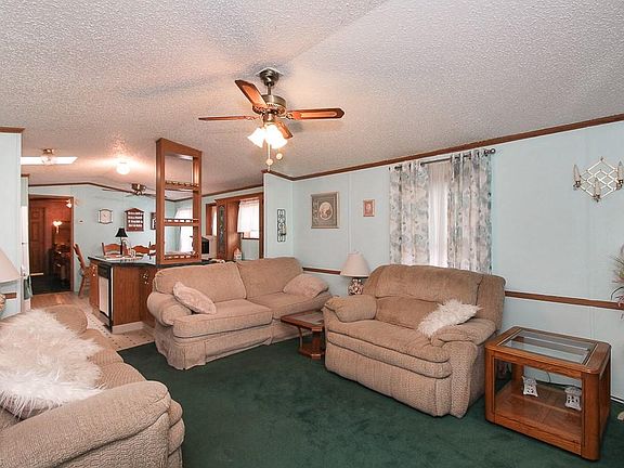 4th image of 80 Shady Acres Dr
