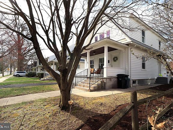 4th image of 222 S Gill St