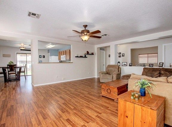 4th image of 1002 E Gwen St