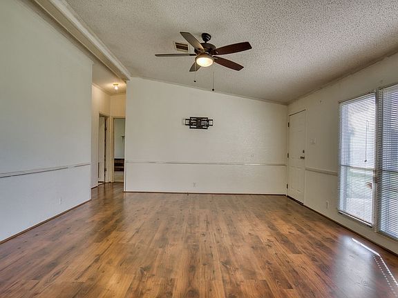 4th image of 103 Silver Spur Dr