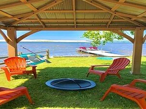 732 N 22nd Ave, Mears, MI 49436