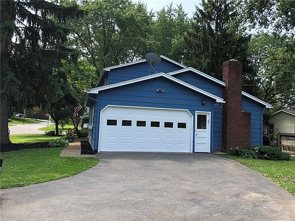 2nd image of 44 Garden Dr