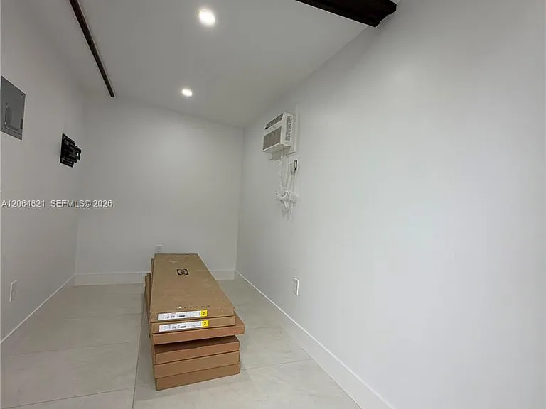 1400 SW 29th Ave #1 — Photo 3