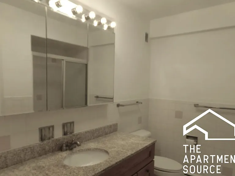 8644 Skokie Blvd #201 — Photo 22