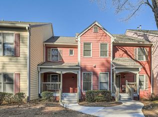 307 Hollyfax Cir, Sandy Springs, GA 30328