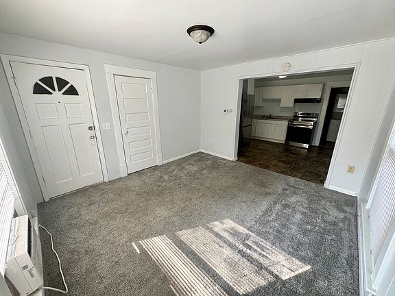 3rd image of 1527 Coit Ave NE #2