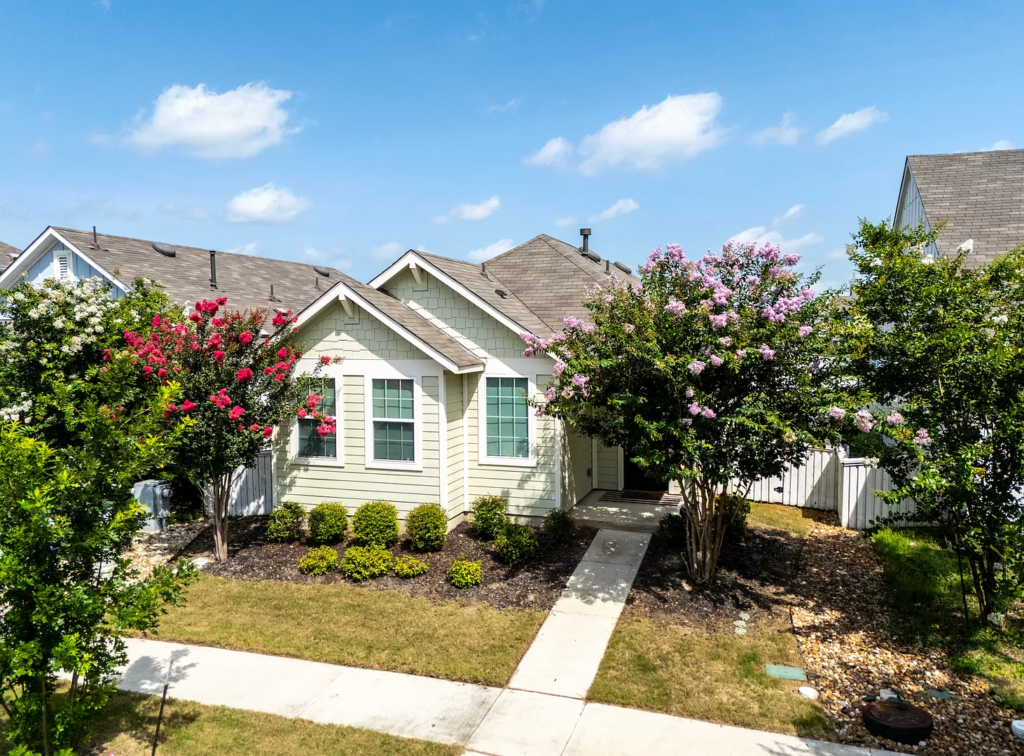Move-In Ready 3 Bedroom Rental in Casetta Ranch - Available August 15th — Photo 2