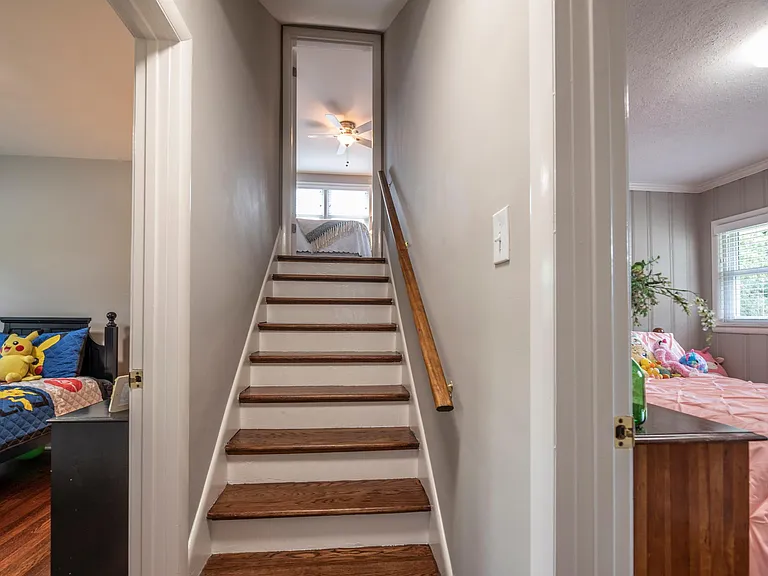 282 Zandale Dr — Photo 7