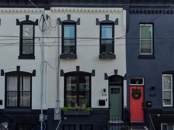 526 Moore St, Philadelphia, PA 19148