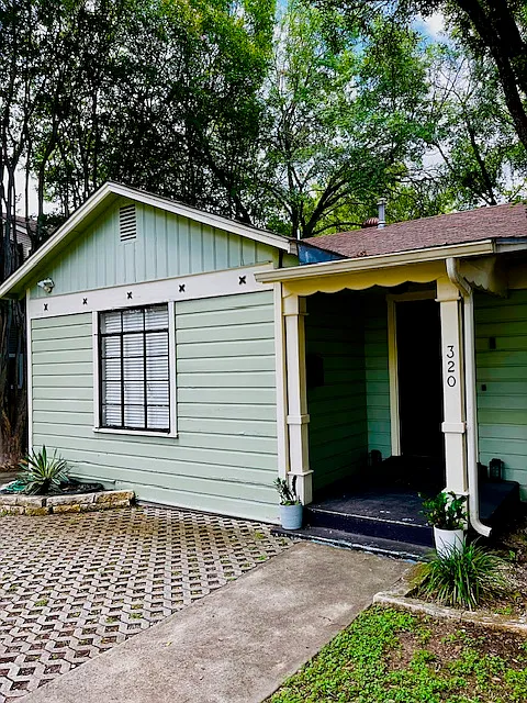 2 bed, 1071 sqft, $2,700 — Photo 2