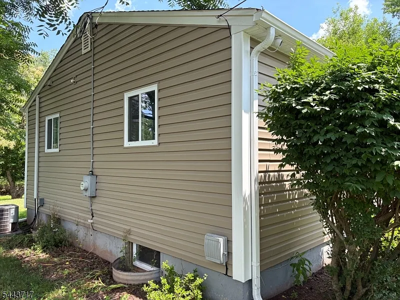 3 bed, 1.0 bath, $3,100 — Photo 4