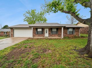 120 W 9th St S, Claremore, OK 74017