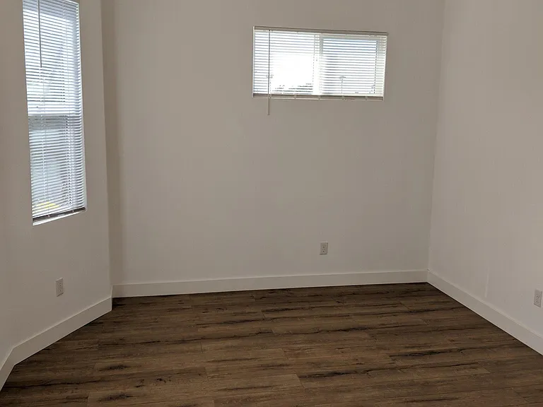 1705 W 20th St #1707-1/2 — Photo 6