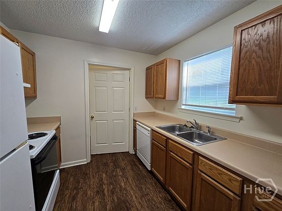 5th image of 9812 Whitfield Ave #B