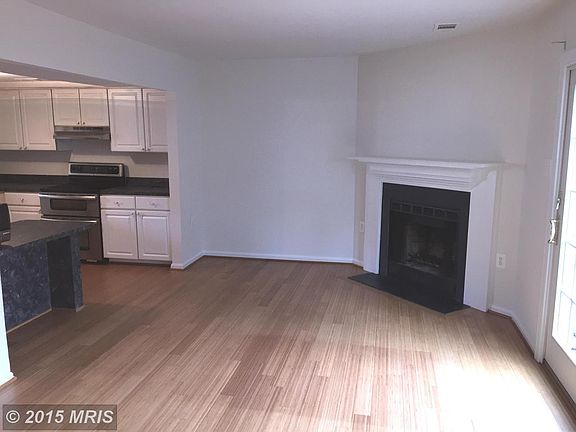 3rd image of 221 Meadows Ln NE