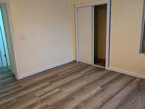 5th image of 110 Freesia St #5