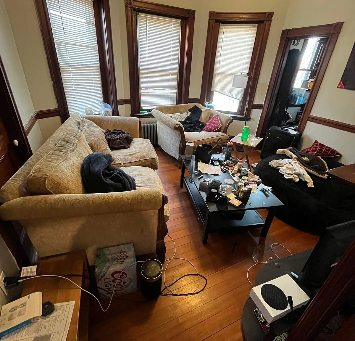 4 bed, 2.0 bath, $5,800 — Photo 1