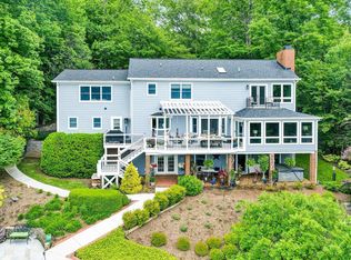 313 Oak Crest Dr, Moneta, VA 24121