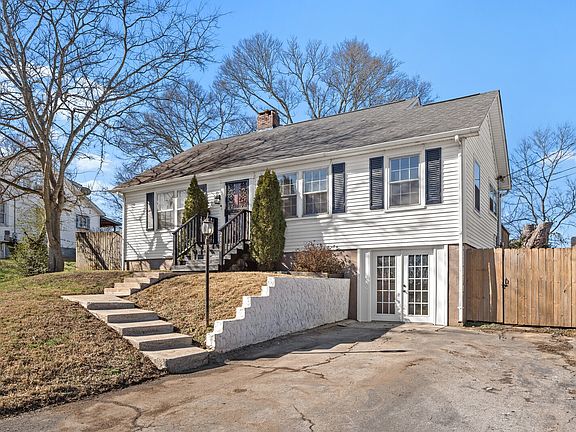 2nd image of 2106 Thomas Ave