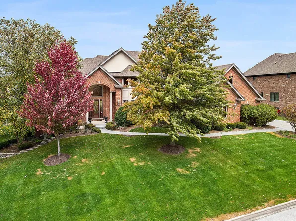 10924 Royal Oaks Ln, Orland Park, IL 60467