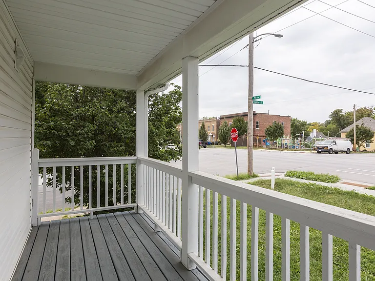 1147 Park Ave — Photo 45