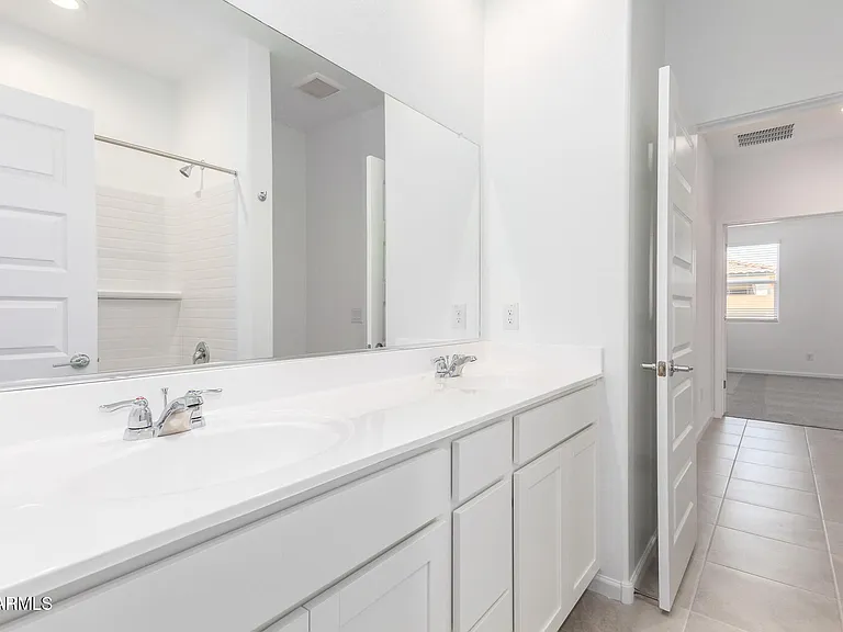 4522 S 127th Dr — Photo 19