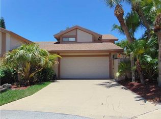 7690 Kenway Pl E, Boca Raton, FL 33433