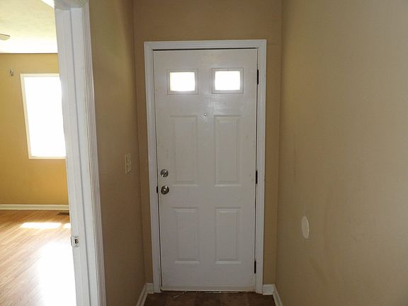 4th image of 75 Ashwood Ct APT 5